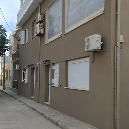 Petros Appartement *